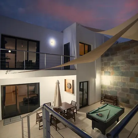 Velero Villa
