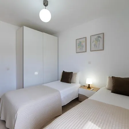 Velero Villa *