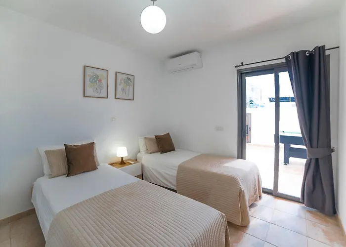 Velero Villa